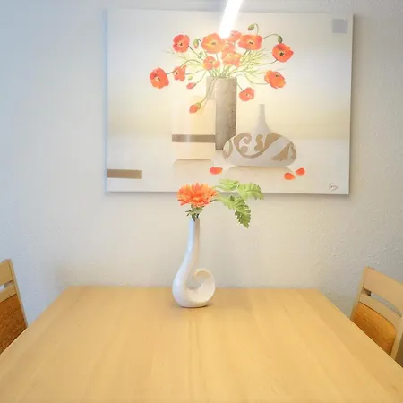 672, Seepark Apartment *